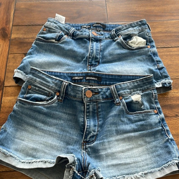 See Thru Soul 2 blue denim jean high rise boyfriend shorts sz 26 distressed raw - Picture 16 of 16